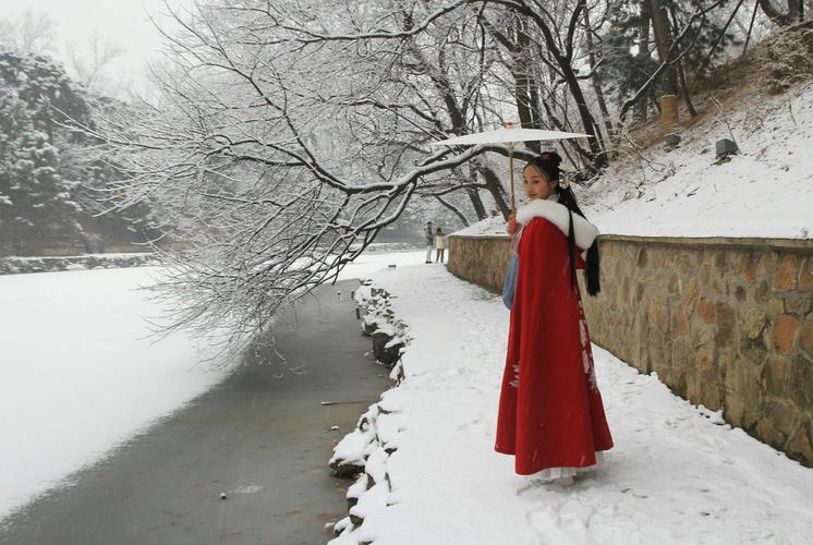 雪梦中的女性——解读梦境背后的征兆